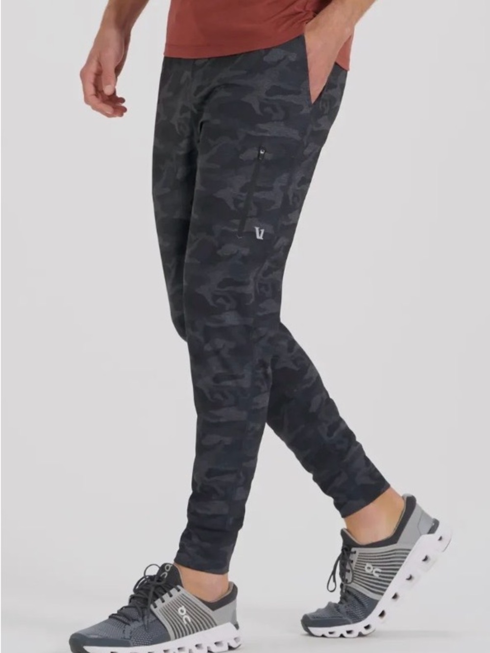 Vuori Black Camo Sunday Performance Jogger Men’s Medium